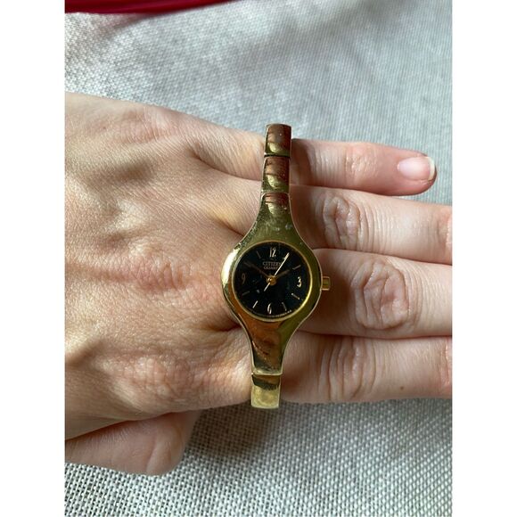 Citizen Quartz Ladies Gold Toned Watch / Bracelet - Picture 2 of 5